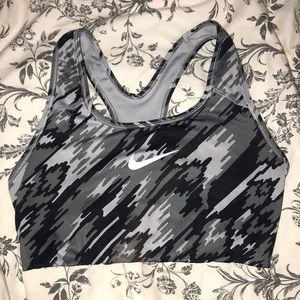 women’s small nike sports bra